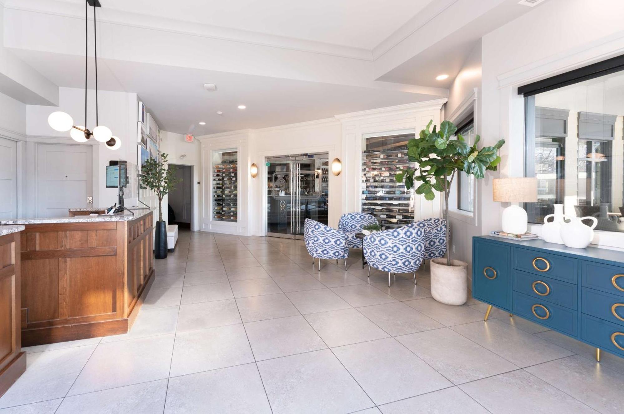 Prestige Beach House, Worldhotels Crafted Келоуна Екстер'єр фото