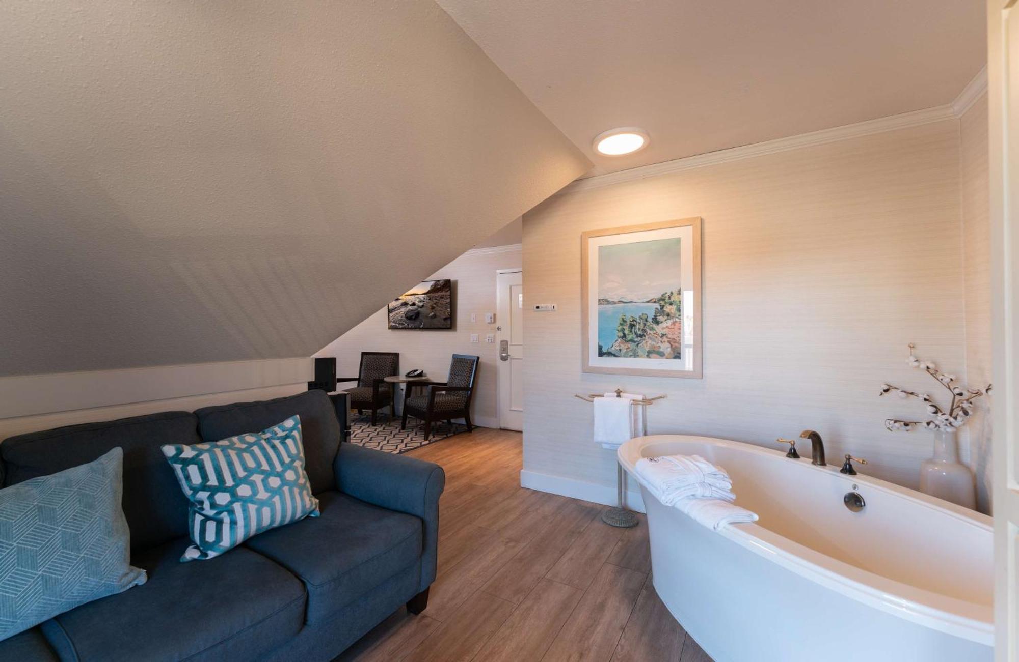 Prestige Beach House, Worldhotels Crafted Келоуна Екстер'єр фото