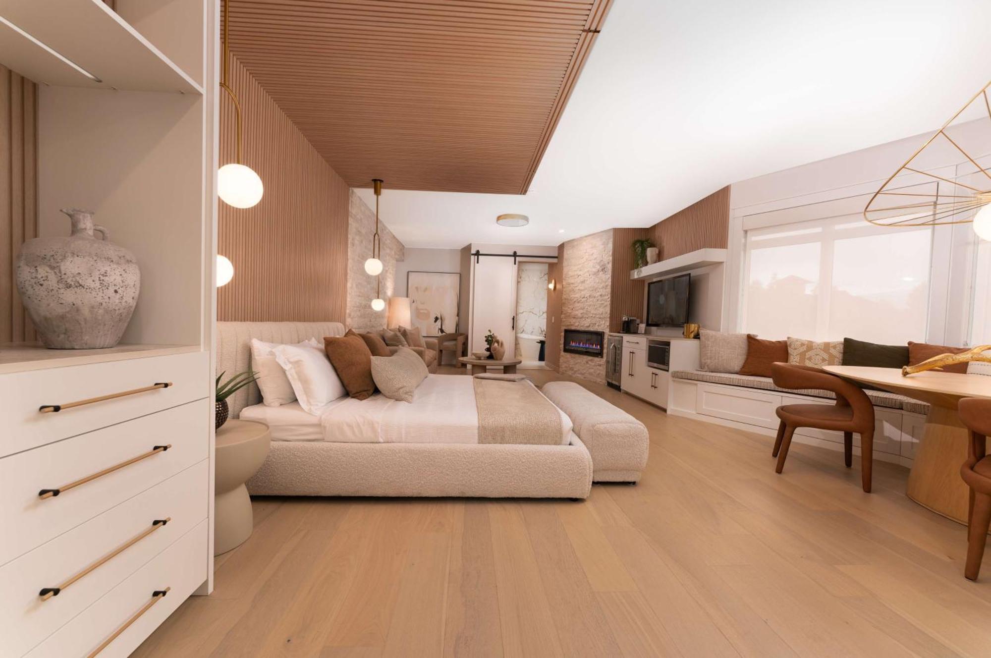 Prestige Beach House, Worldhotels Crafted Келоуна Екстер'єр фото