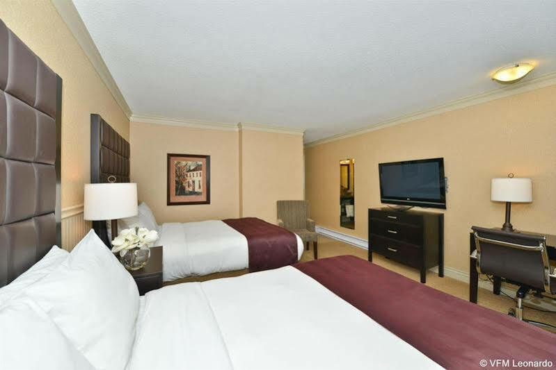 Prestige Beach House, Worldhotels Crafted Келоуна Екстер'єр фото