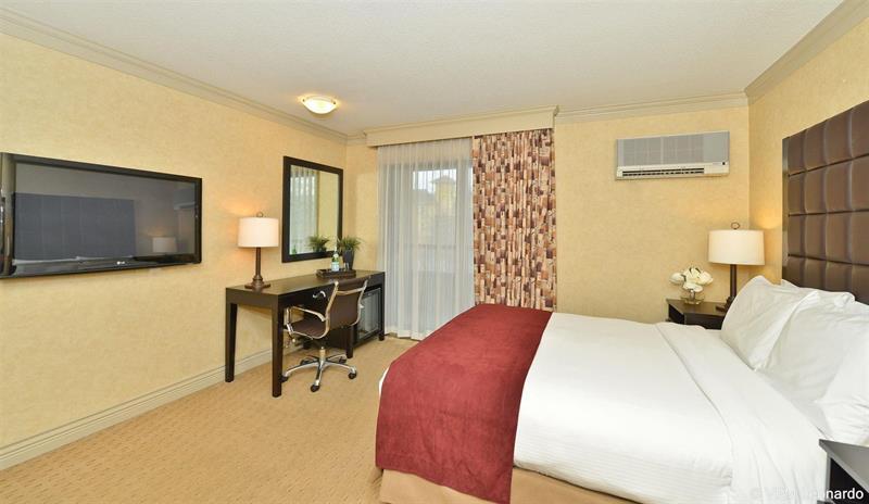 Prestige Beach House, Worldhotels Crafted Келоуна Екстер'єр фото