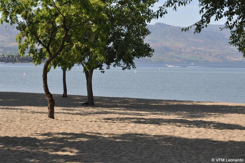 Prestige Beach House, Worldhotels Crafted Келоуна Екстер'єр фото