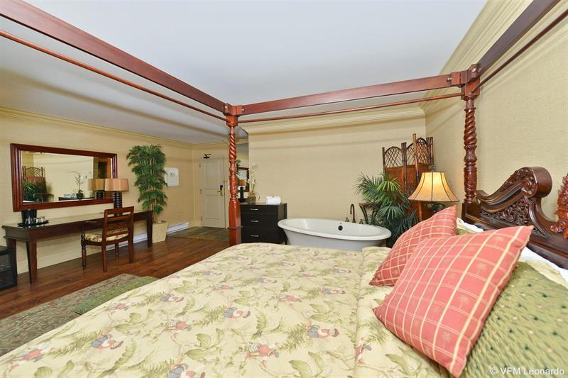 Prestige Beach House, Worldhotels Crafted Келоуна Екстер'єр фото